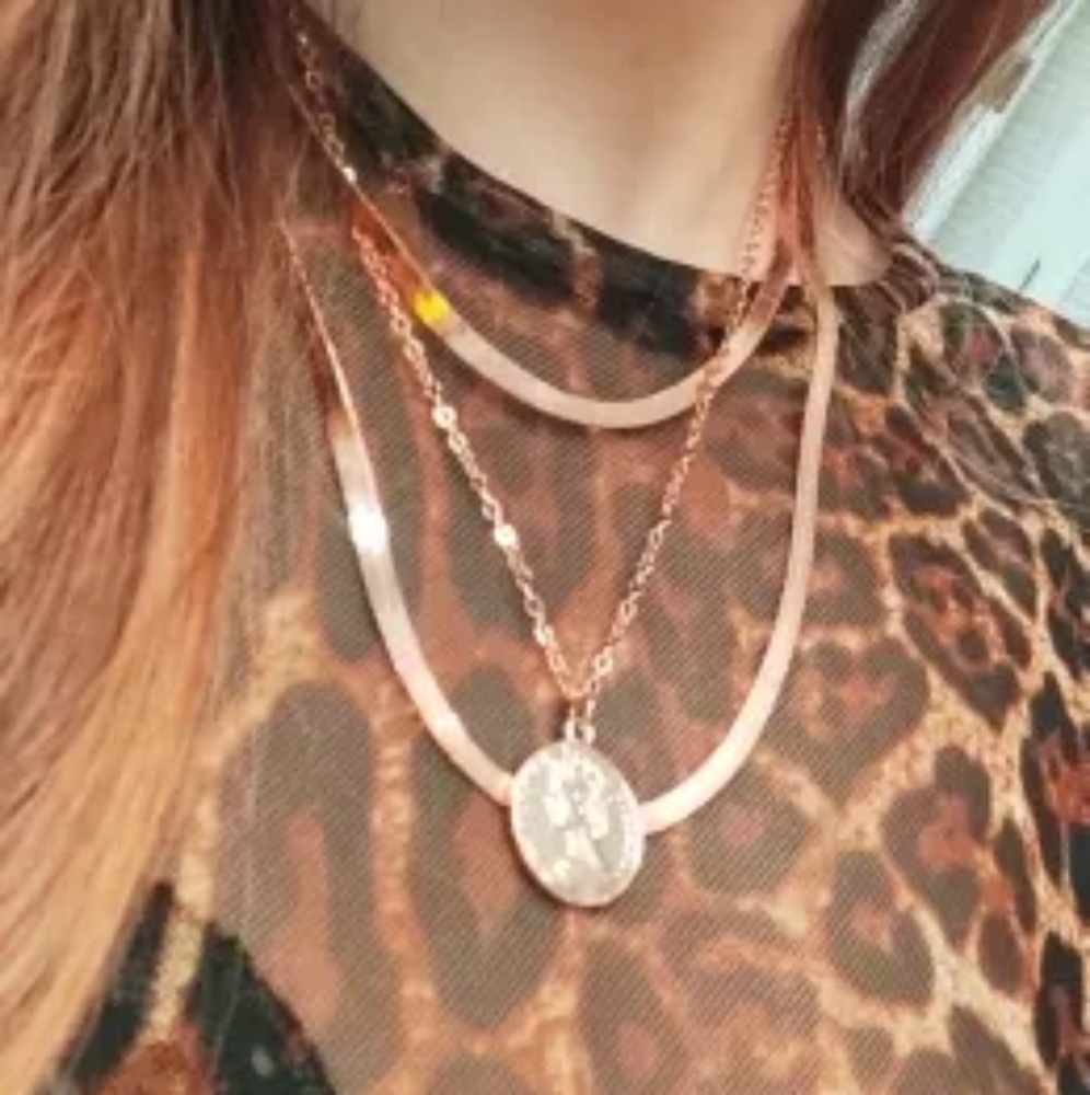 💎✨ Sophia Layer Necklace - Picture 7 of 8